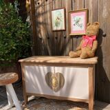 Vintage toy chest with removable heart