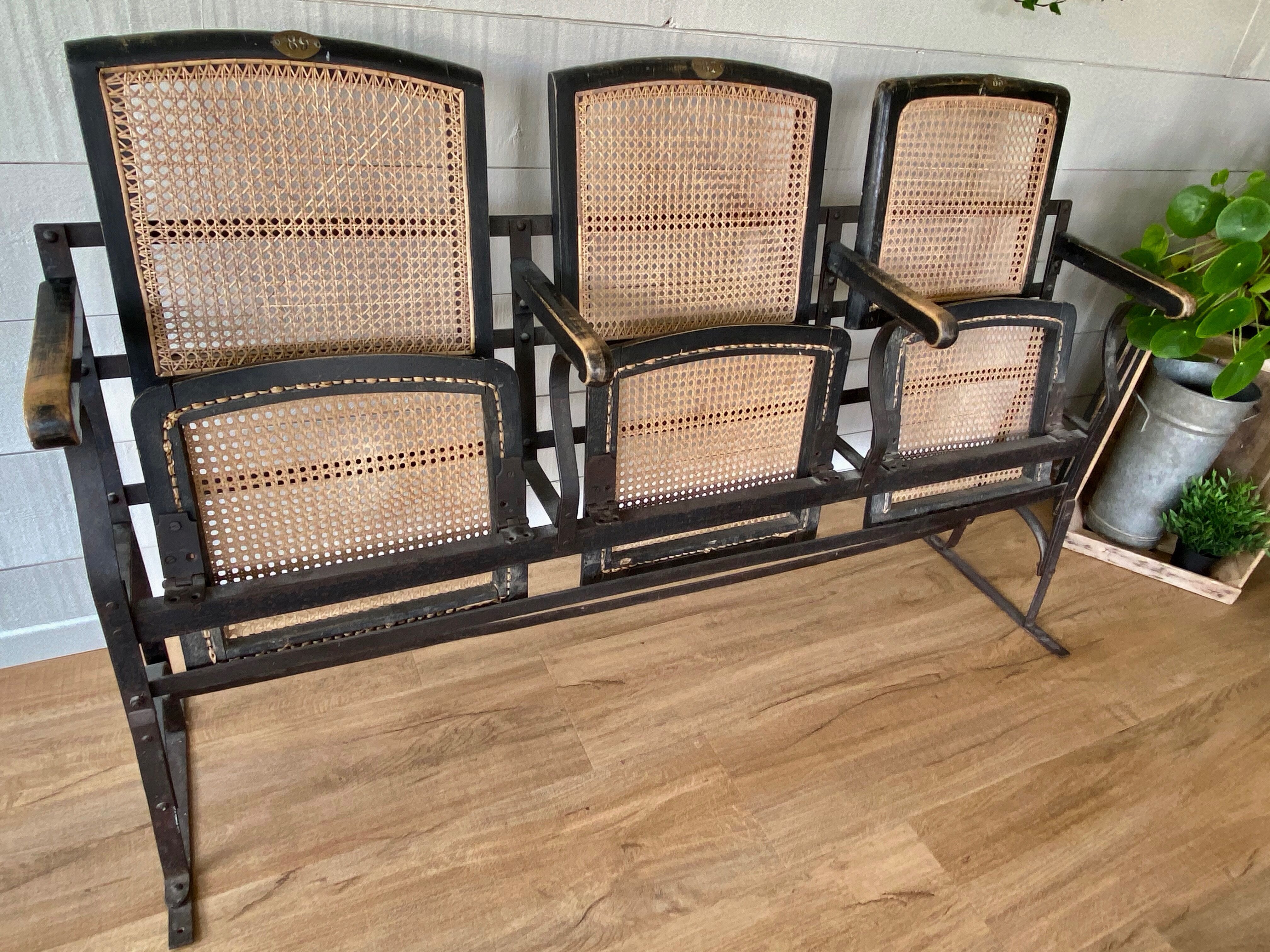 Canned theatrical bench