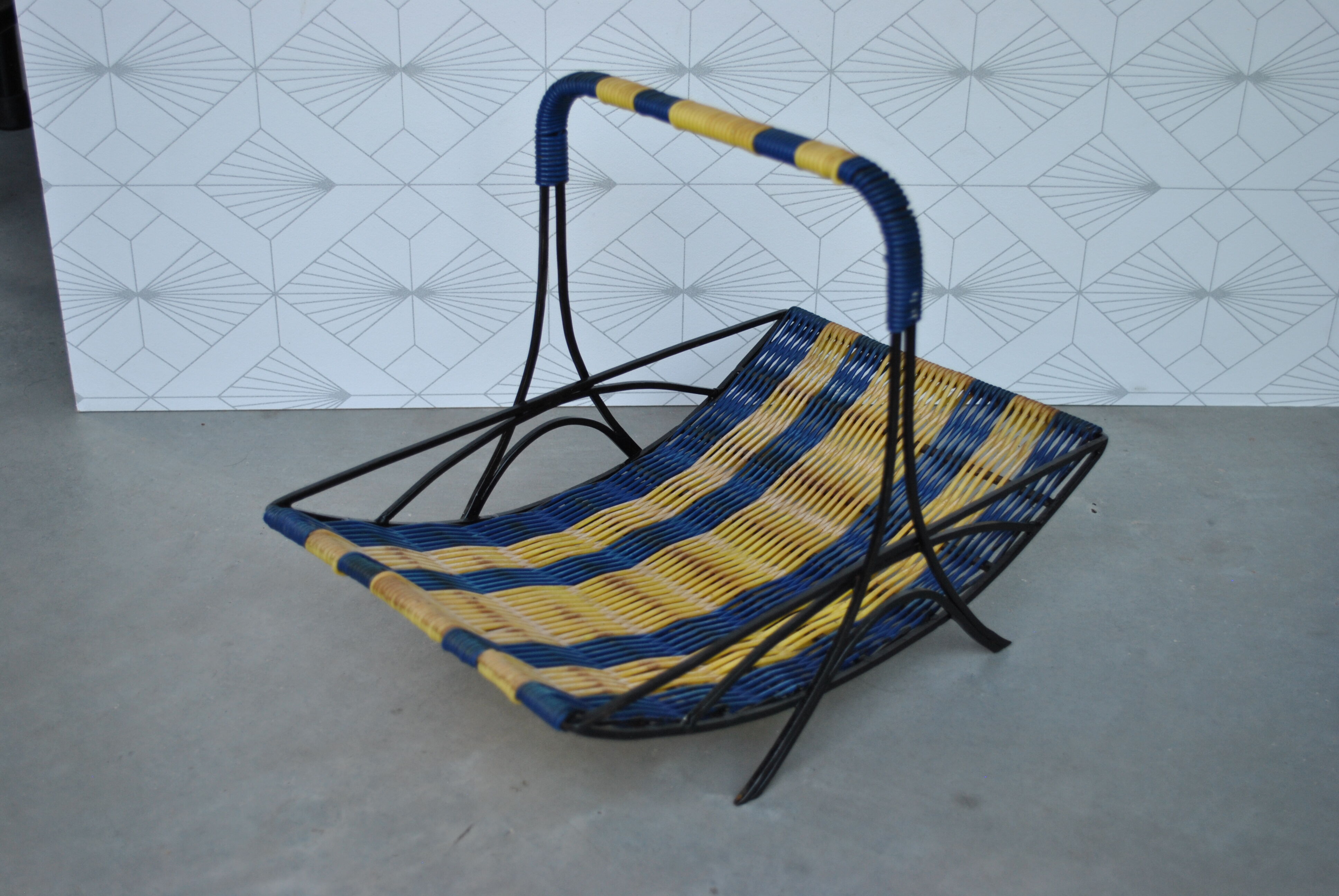 Scoubidou fruit basket 1960