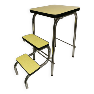 Tabouret / marchepied 3 marches vintage en formica jaune