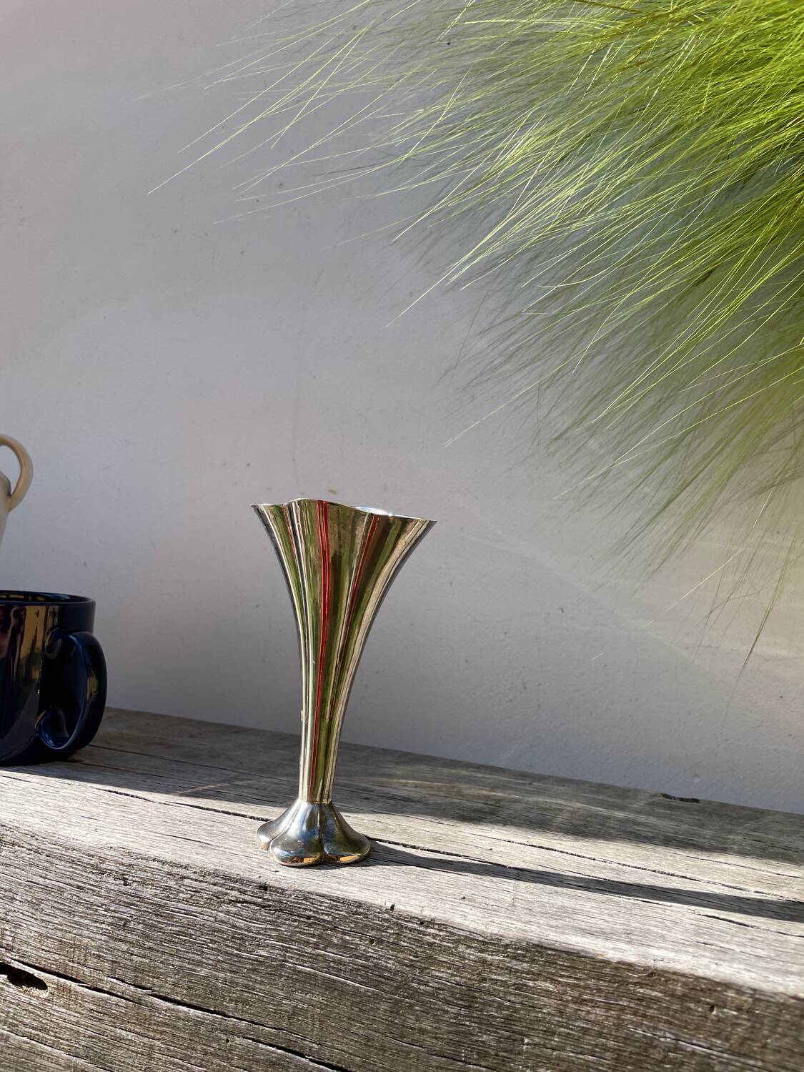 Petit vase art nouveau  en métal argenté