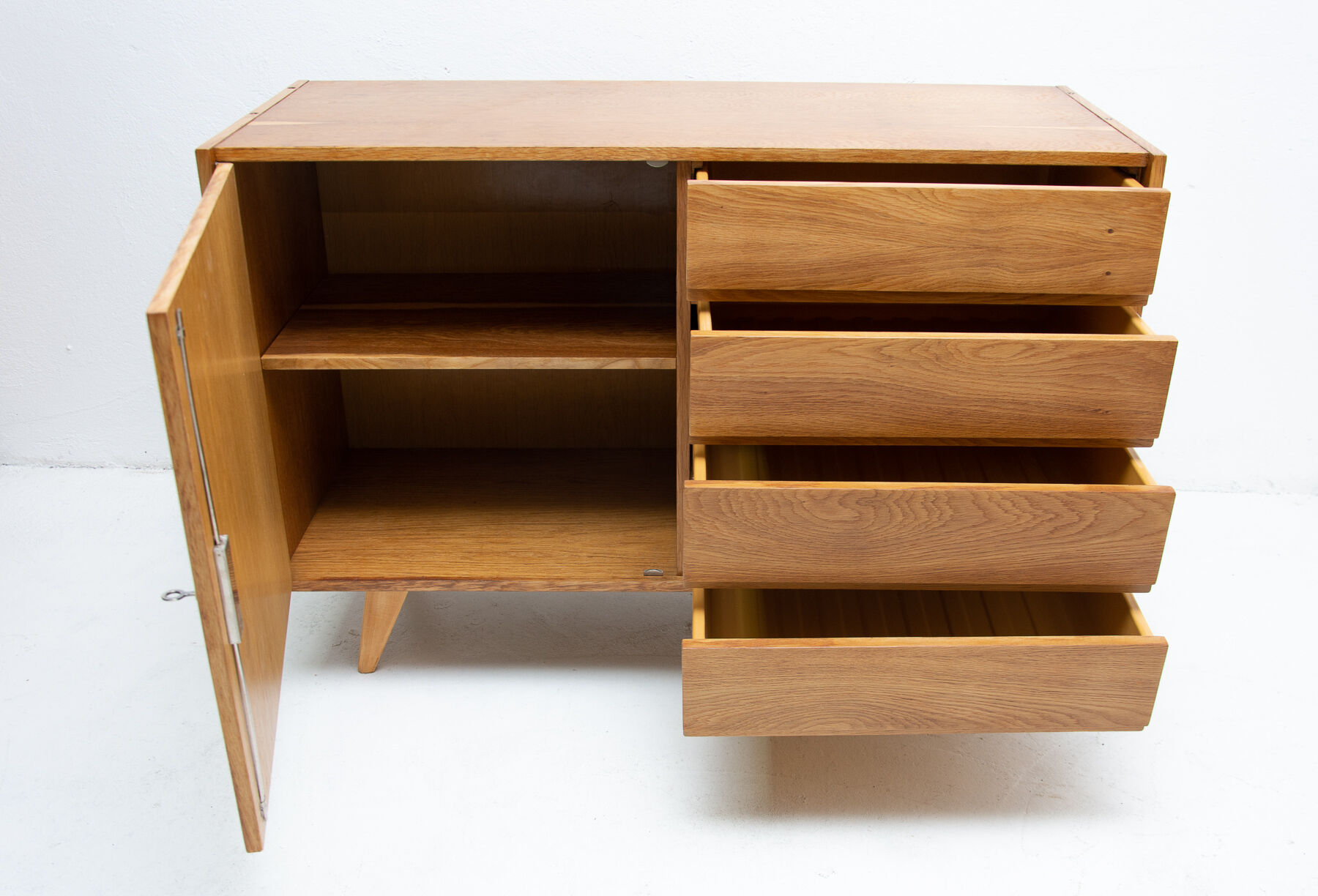 Buffet U-458 de Jiri Jiroutek, Tchécoslovaquie, 1960