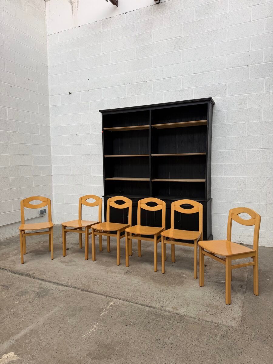 Suite de 6 chaises en hêtre