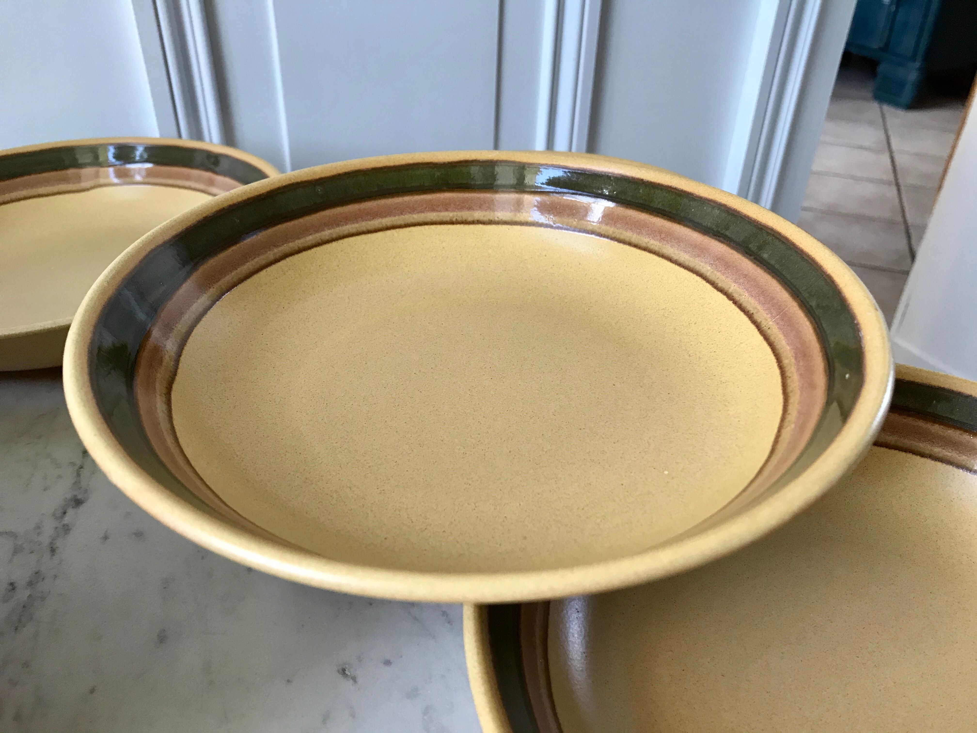 Set of 8 hollow plates in vintage sandstone 70s