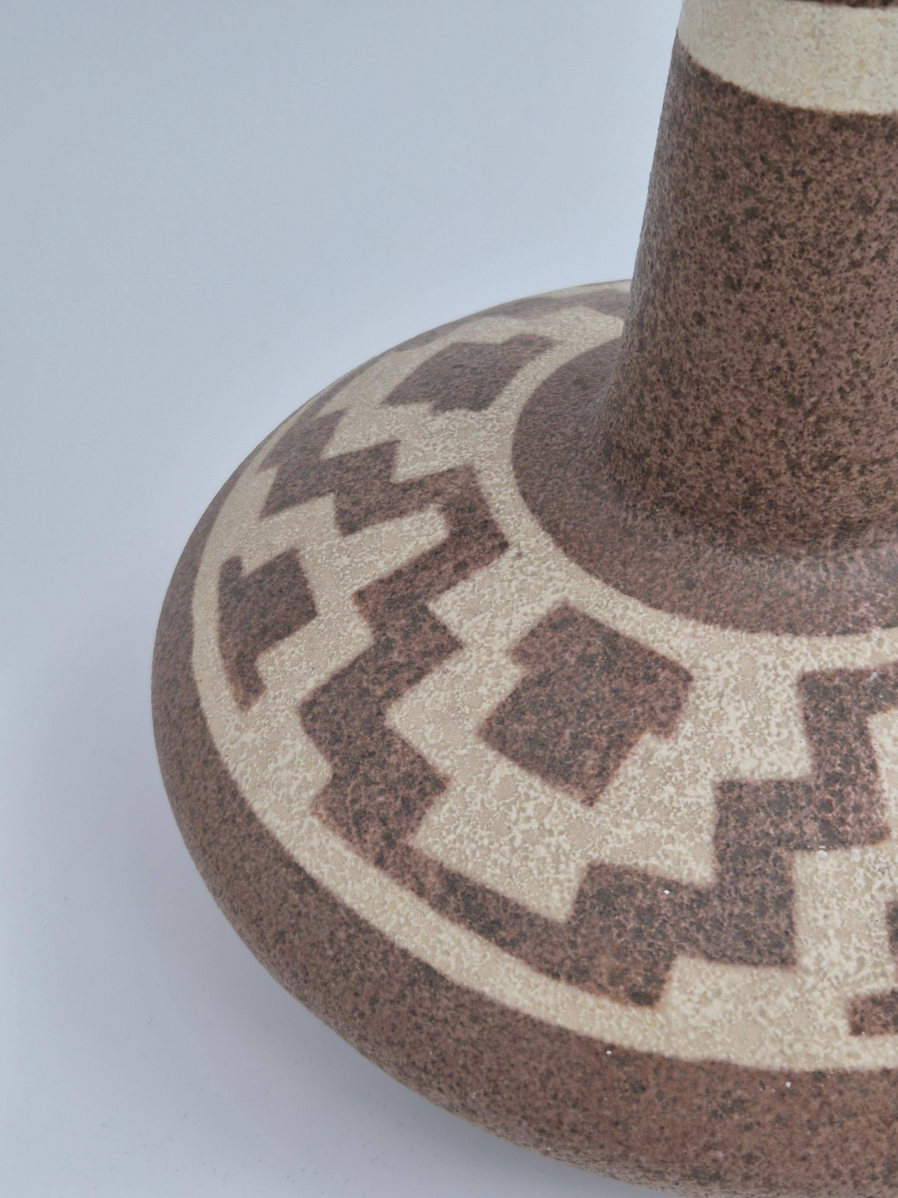 Ceramic sun / large vase with geometric pattern by Gmundner Austria, 1970s.