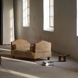Decorative shelf unit, round metal frames with curved legs and glass shelves, 1960.