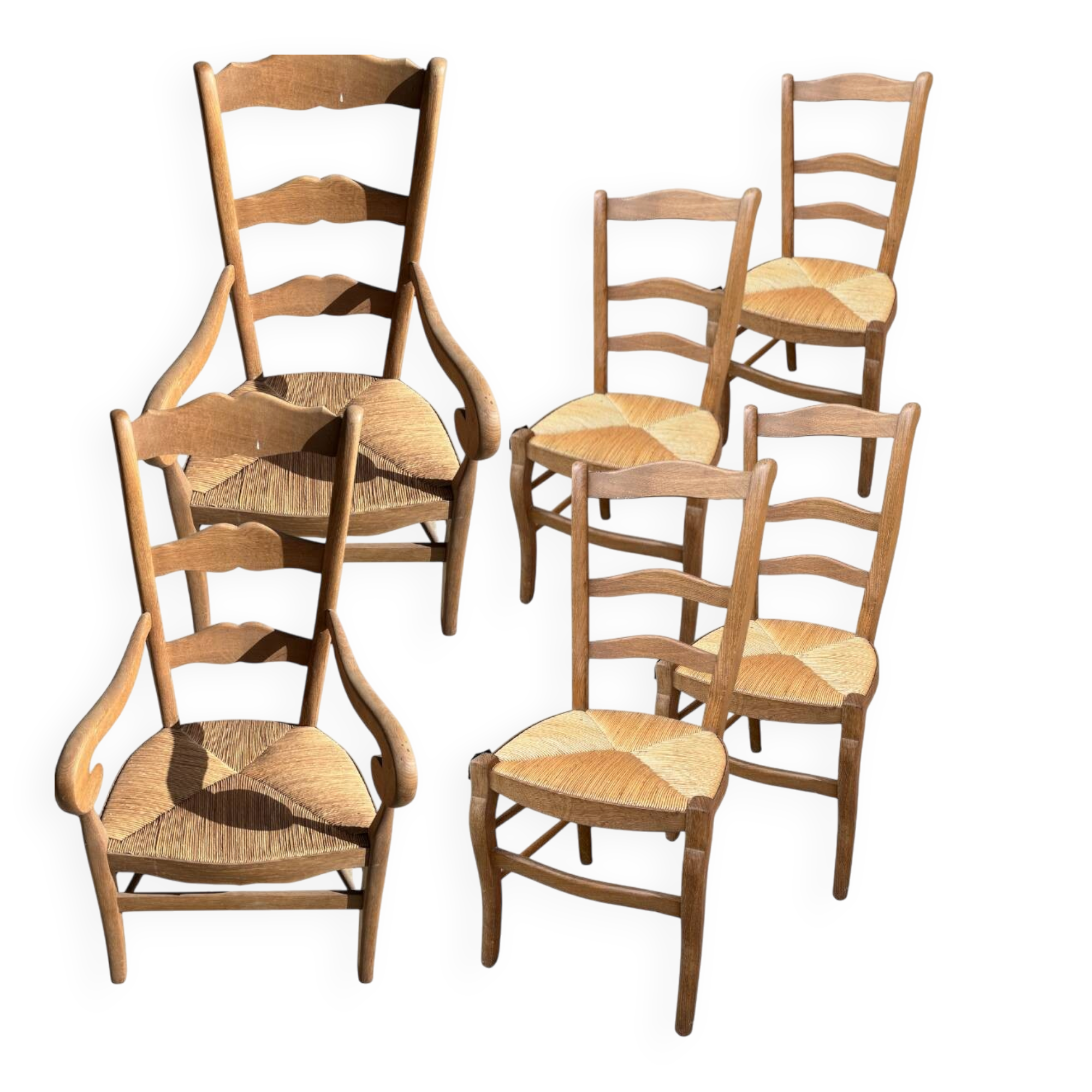 Chairs and armchairs in solid oak - seat in straw