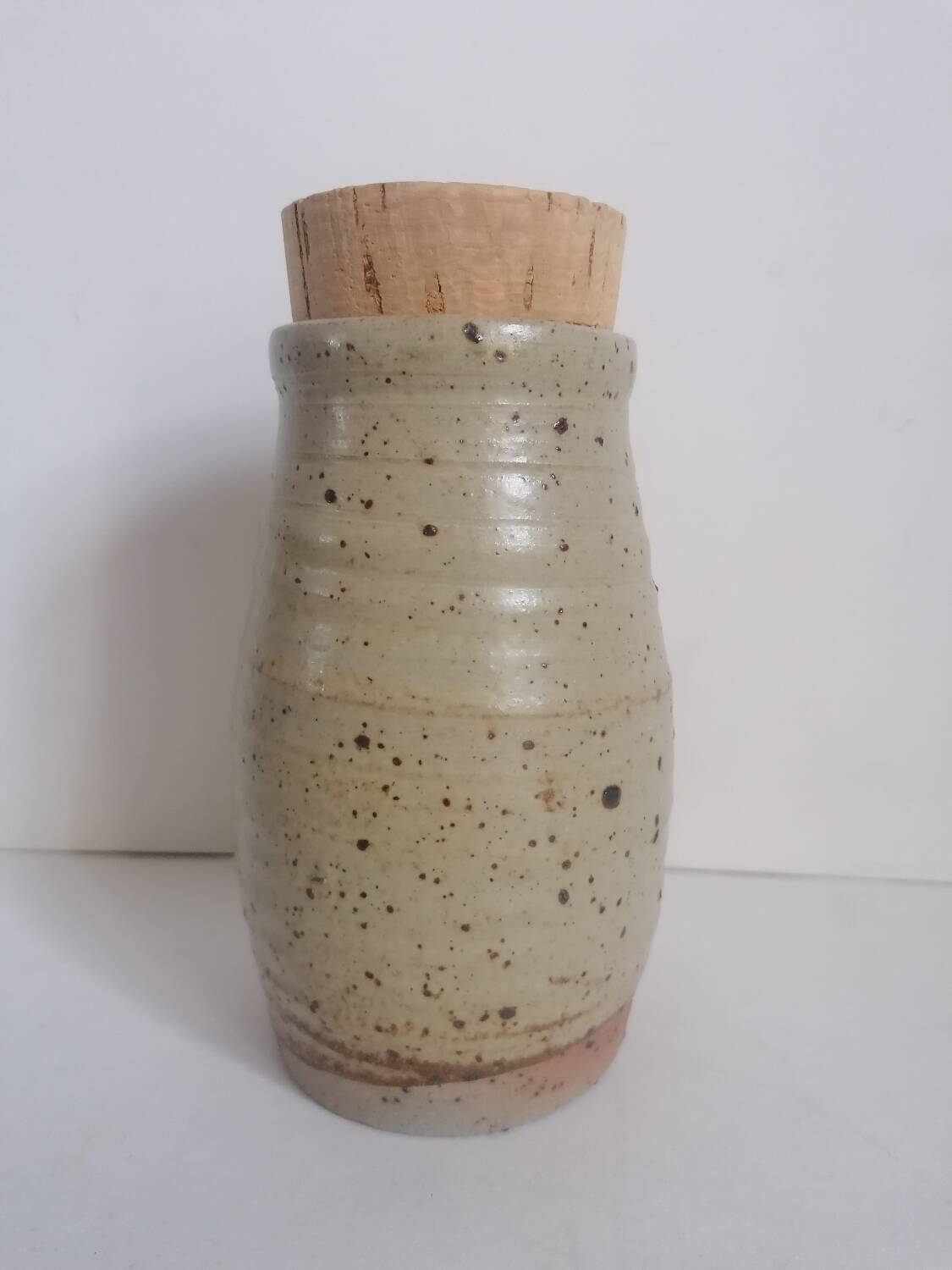Enamelled stoneware pot