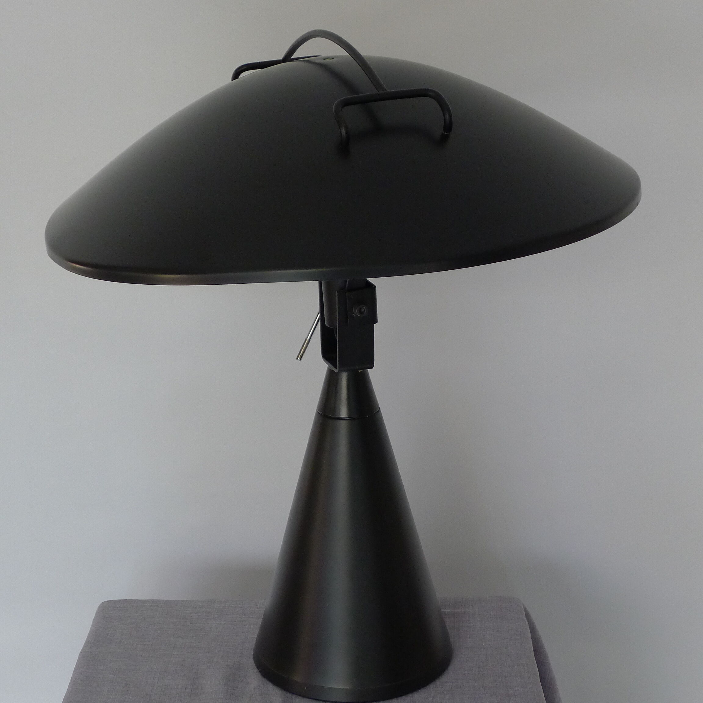 Big black lacquered metal desk lamp model RADAR of Elio Martinelli
