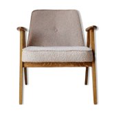 Fauteuil vintage en chêne, motif bouclé « poudre rose », création de Chierowsk