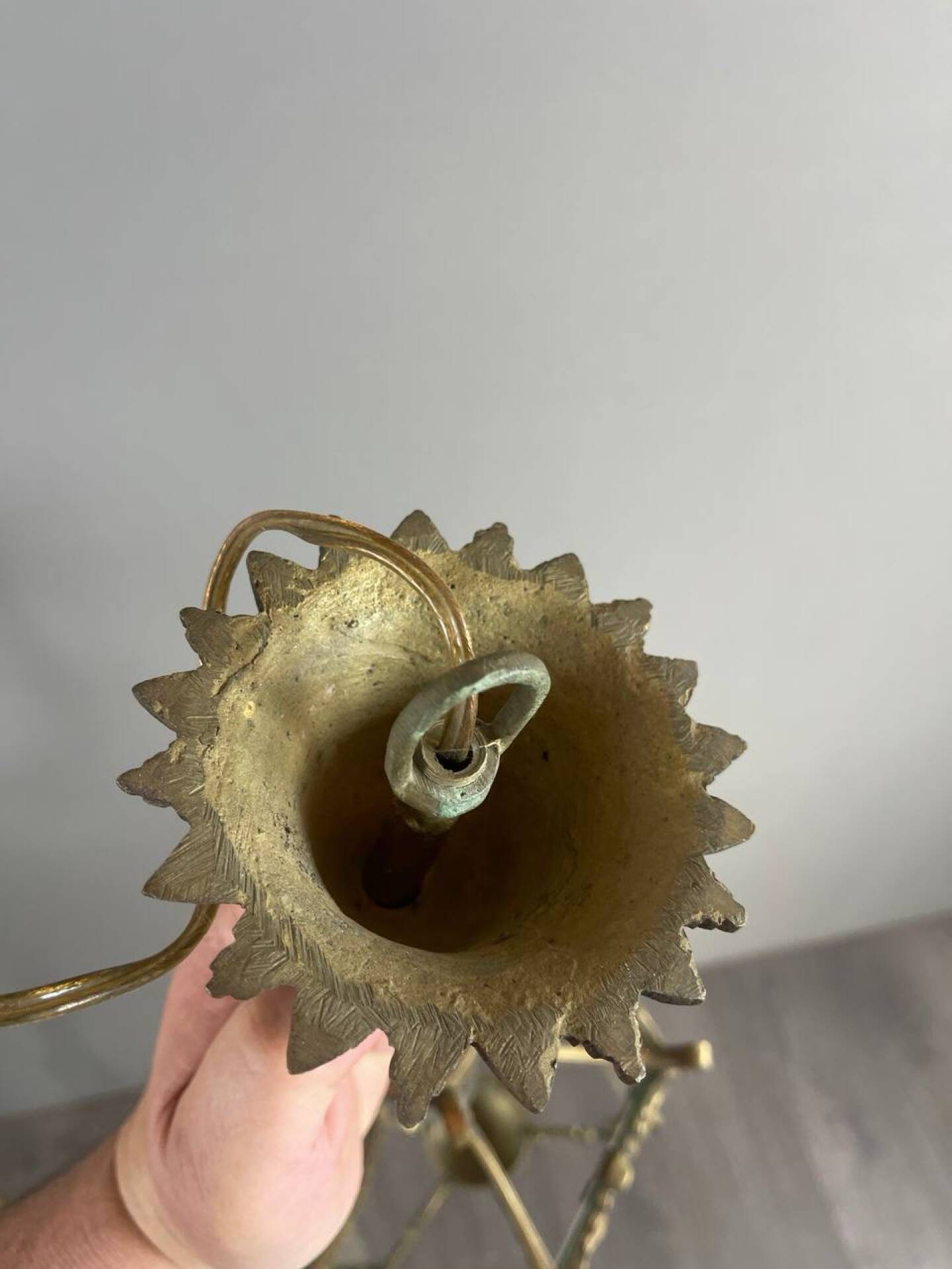 Lanterne en bronze et en verre gravé, début du 20e siècle