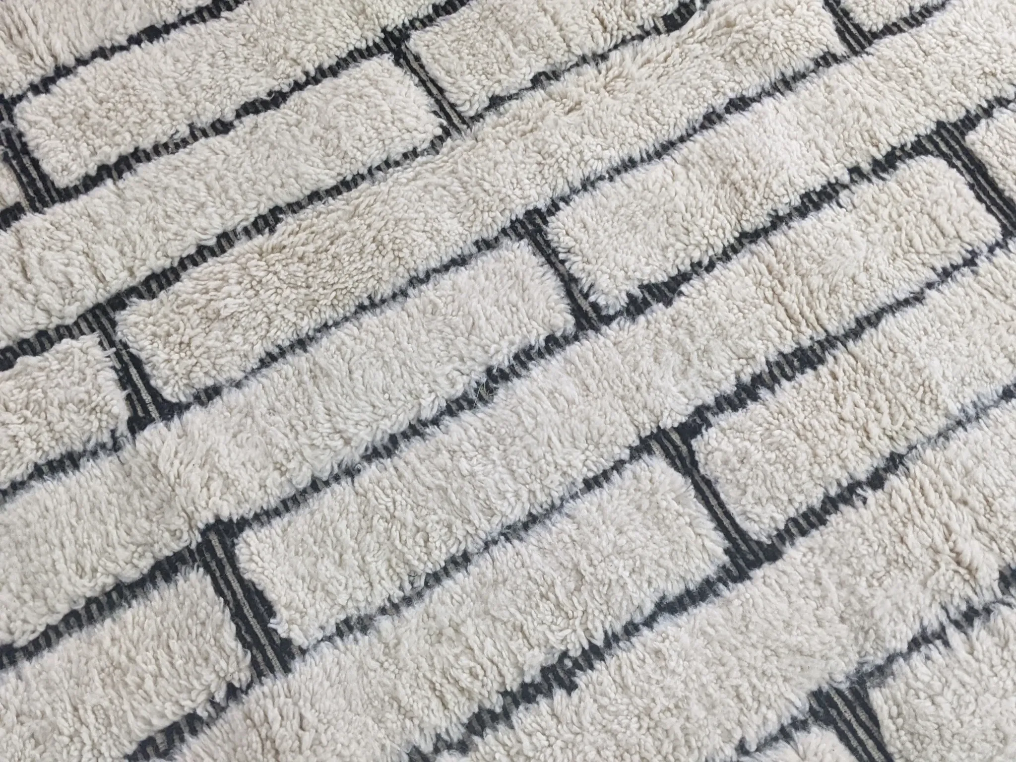 Large Beni Ouarain rug, 285 x 215 cm || 9.35 x 7.05 feet, G-339