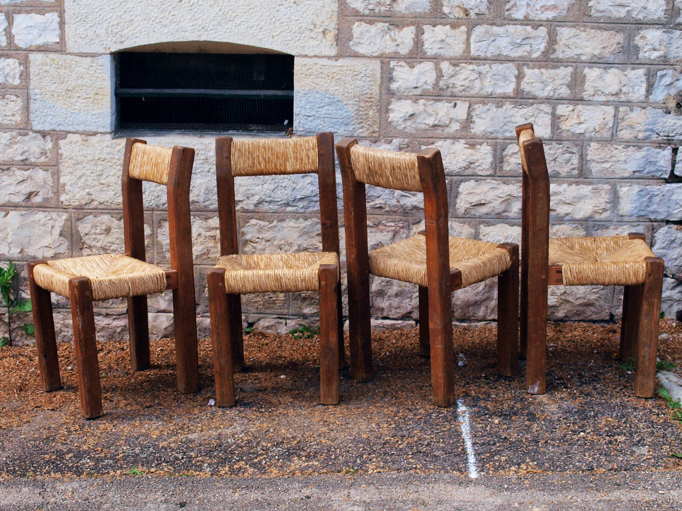 Brutalist chairs in pine and straw, France, 1950s, set of 4