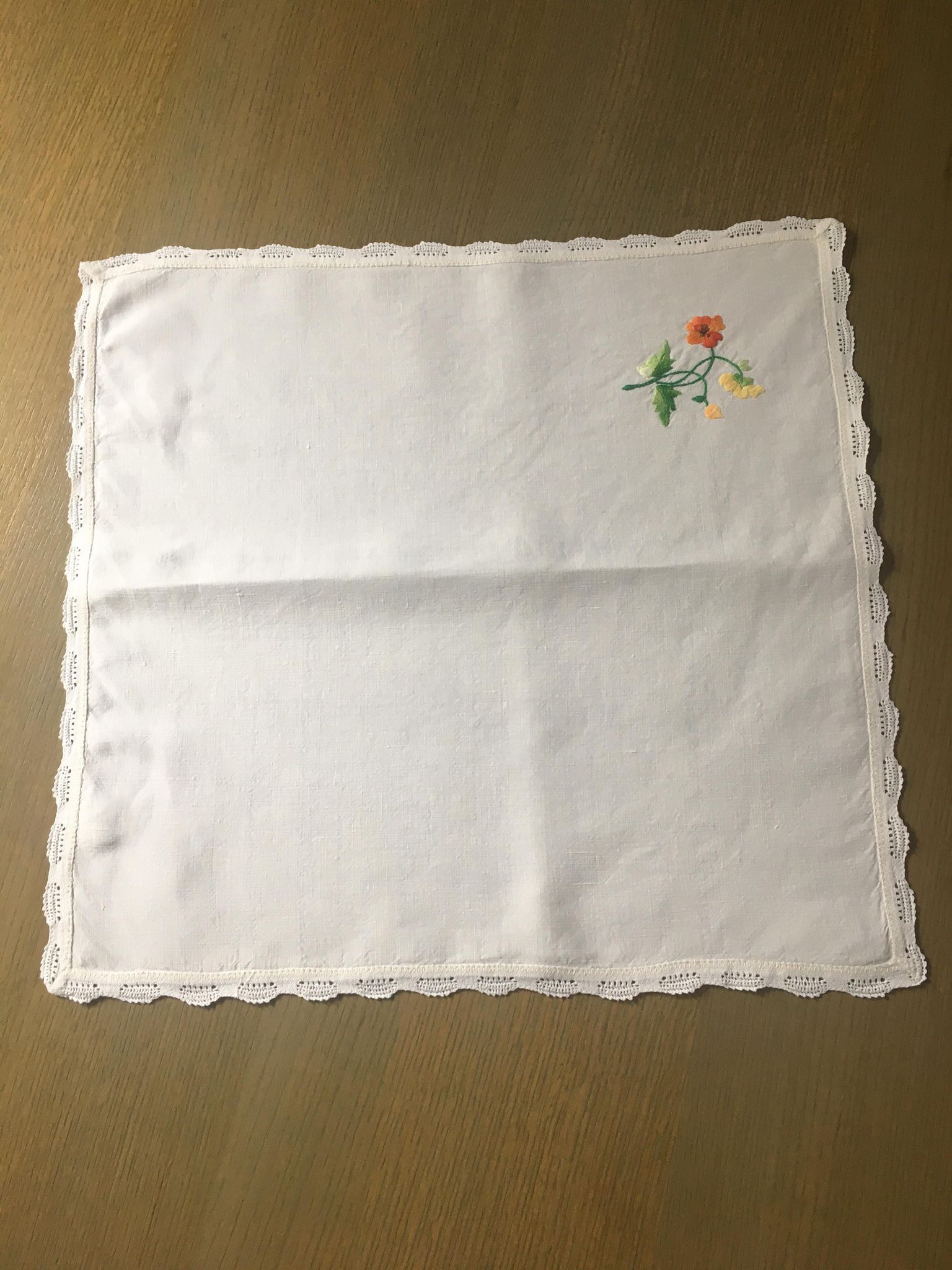 8 hand-embroidered napkins