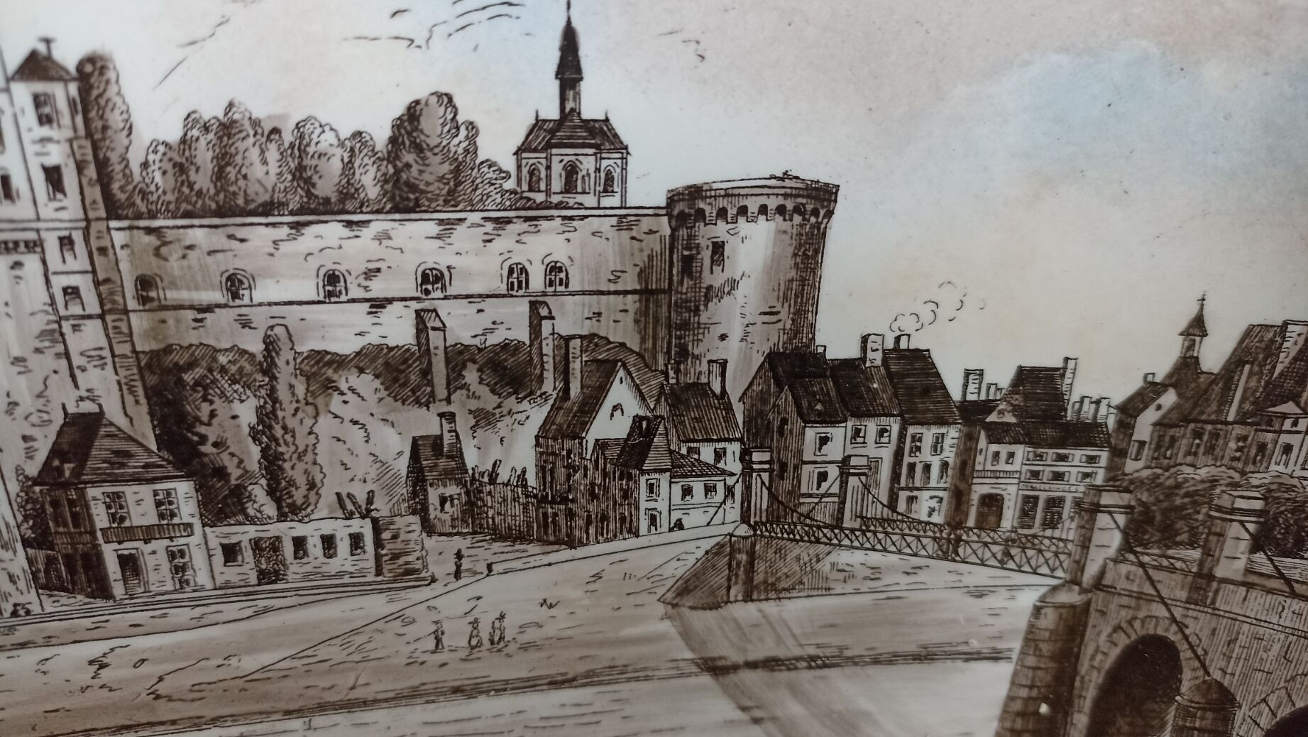 Art Deco decorative dish Creil and Montereau Choisy-le-Roi Château d'Amboise