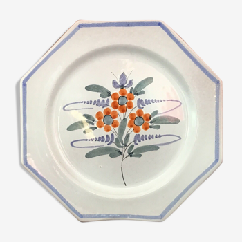 Assiette plate octogonale au décor floral -