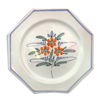 Octagonal flat plate with floral decoration -