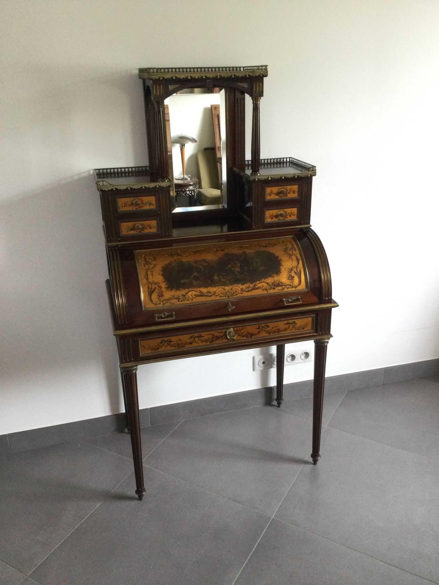 Bonheur Du Jour De Style Louis XVI En Acajou