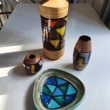 Mid-century pattern Vetrata vases and bowls by Aldo Londi for Bitossi Italy. Black, blue, orange and yellow on a brushed background.