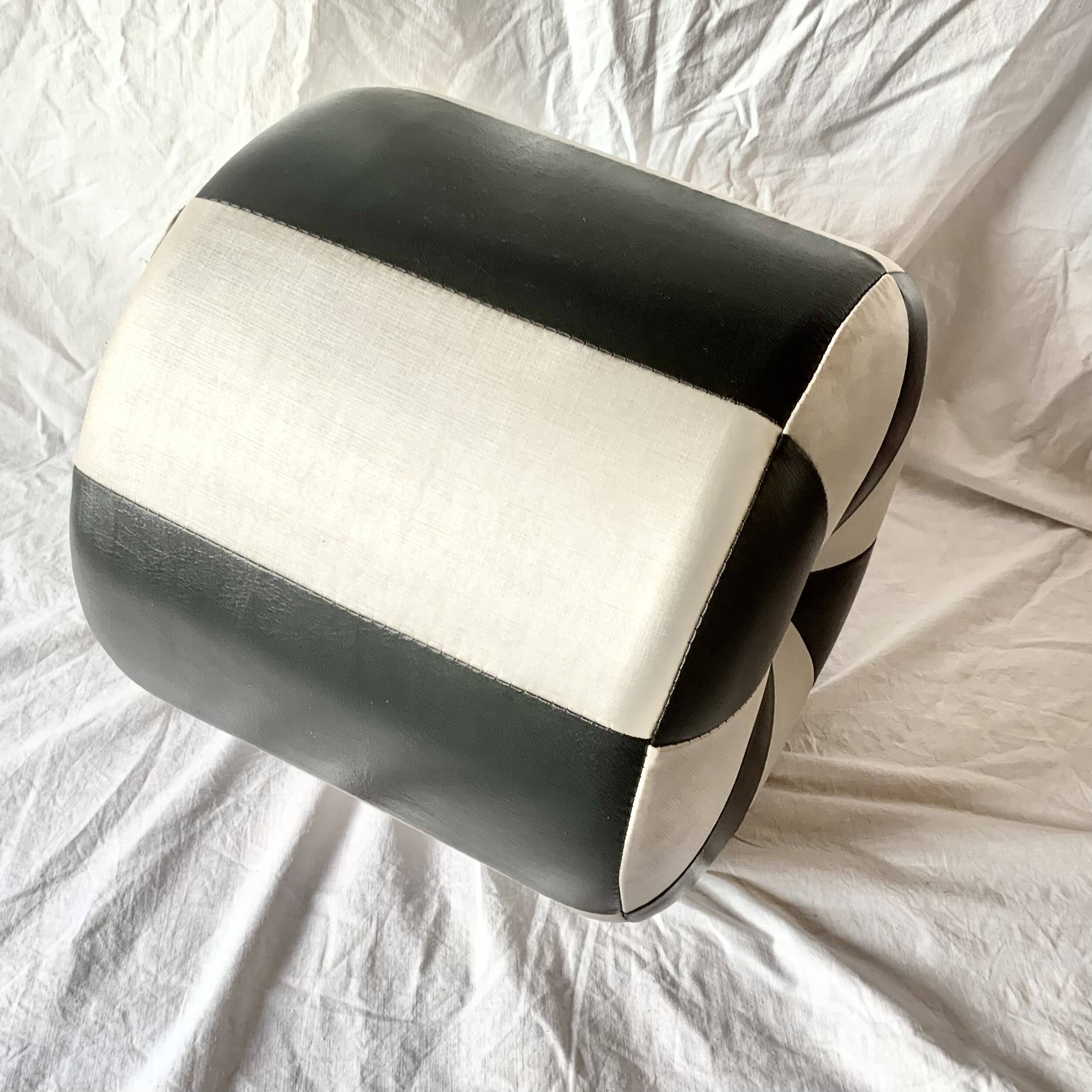 Vintage round pouf in black and white skai