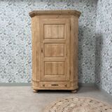 Antique pine bonnetière (renovated)