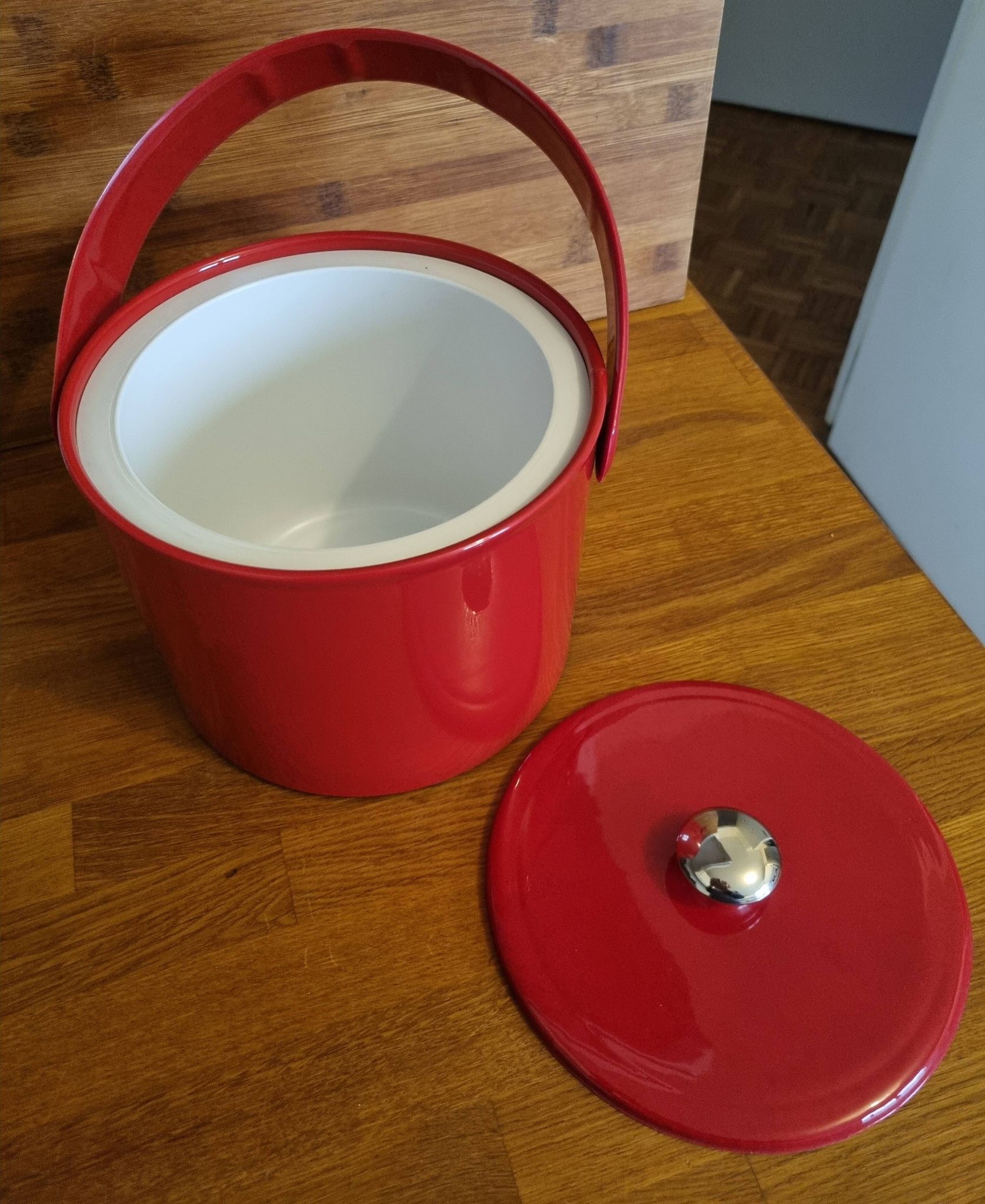 Vintage 1970s red vinyl ice bucket, Georges Briard style, USA