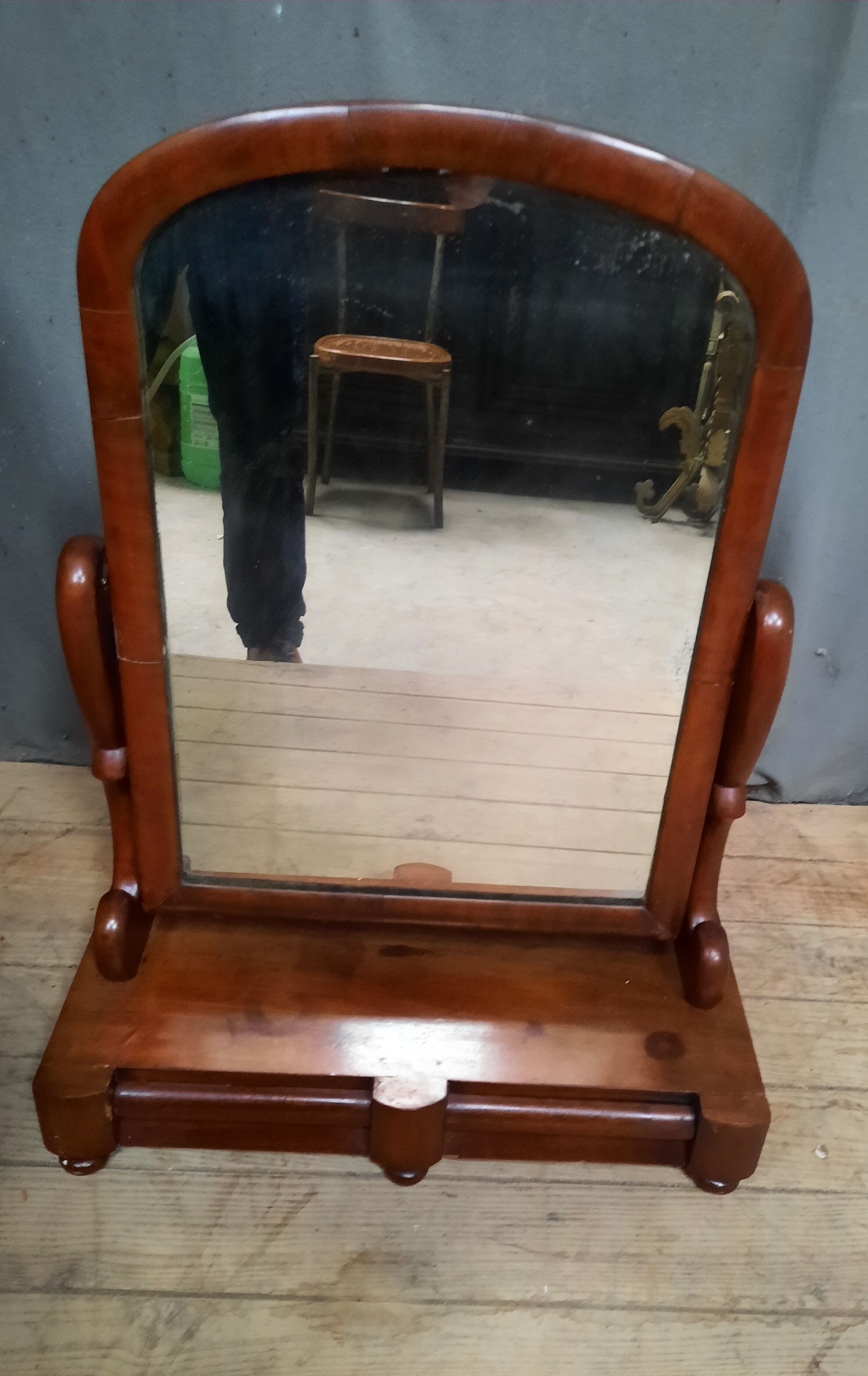 Nineteenth-century mahogany barber