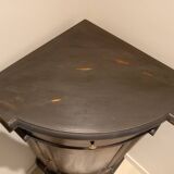 Corner cabinet