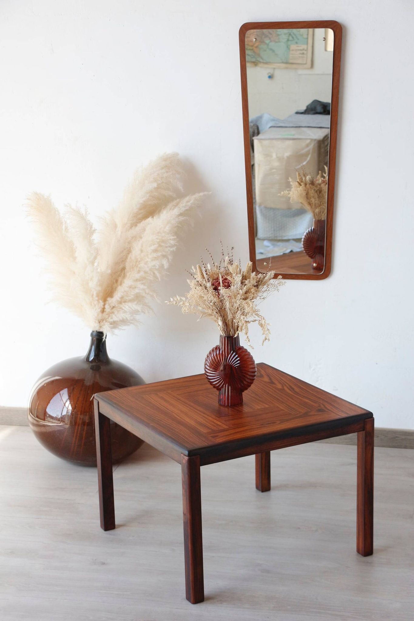 Table d’appoint carrée en palissandre – Henning Kjaernulf pour Vejle Stole