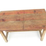 Table  en bois massif  en  chêne et plateau en pin.