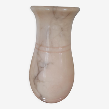 Vase in pink alabaster veined with gray