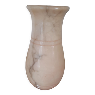 Vase in pink alabaster veined with gray
