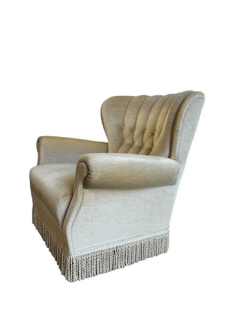 Vintage beige single seat / armchair / club chair with fringes