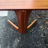 Scandinavian extendable round table