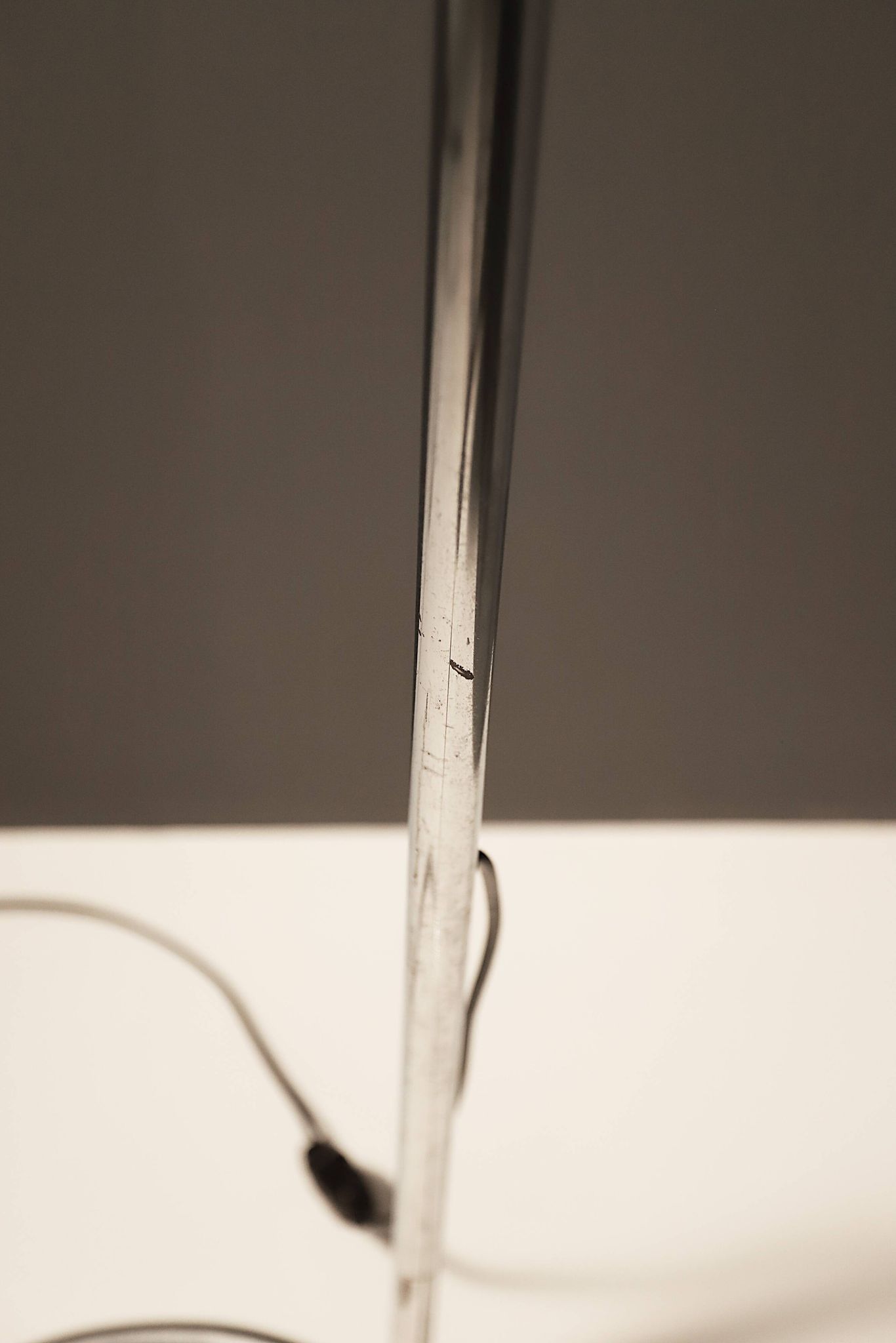 Lampe de sol chromée Bauhaus, Tchécoslovaquie, années 1930.