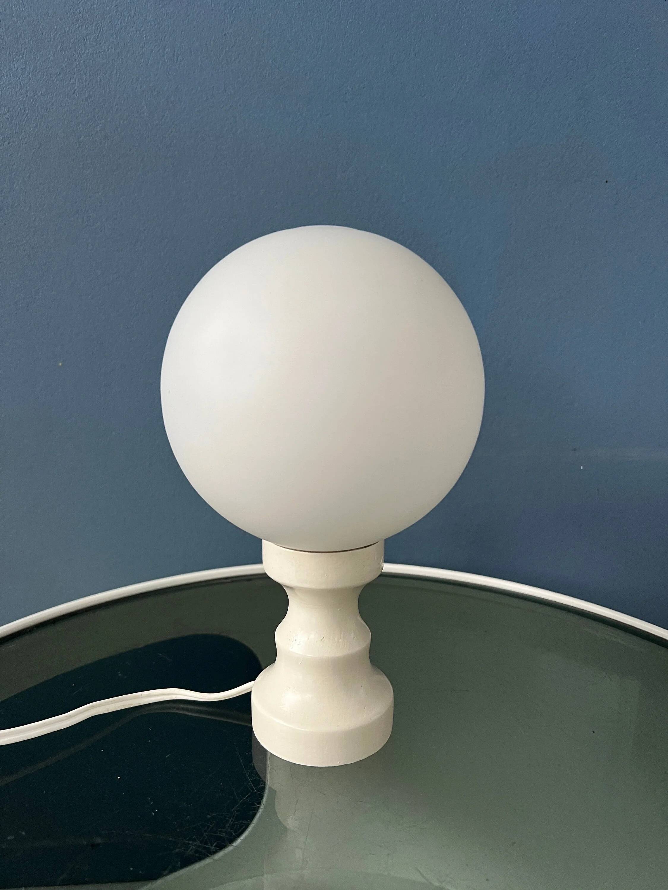 Lampe de table Space Age blanche en verre opalin