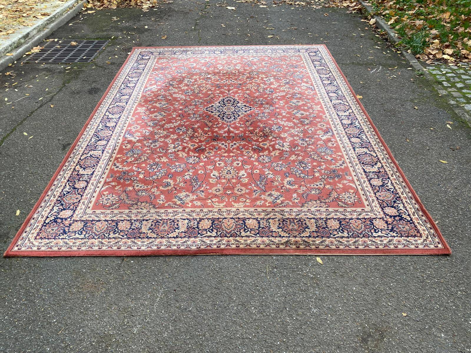 Saint Maclou Persian rug with flowers, wool velvet, burgundy, 240x330