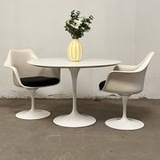 4 Tulip chairs by Eero Saarinen for Knoll