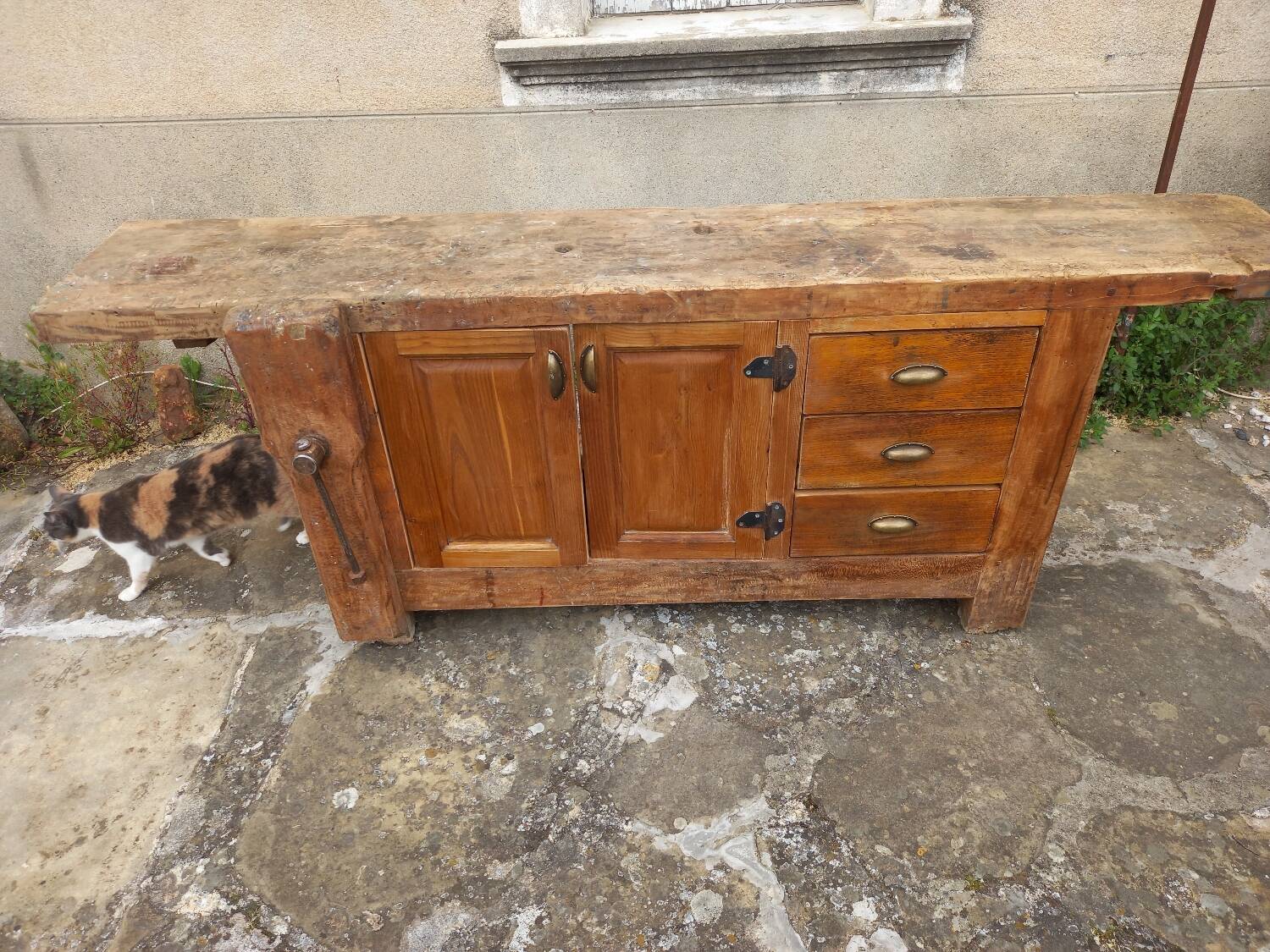 Carpenter's workbench