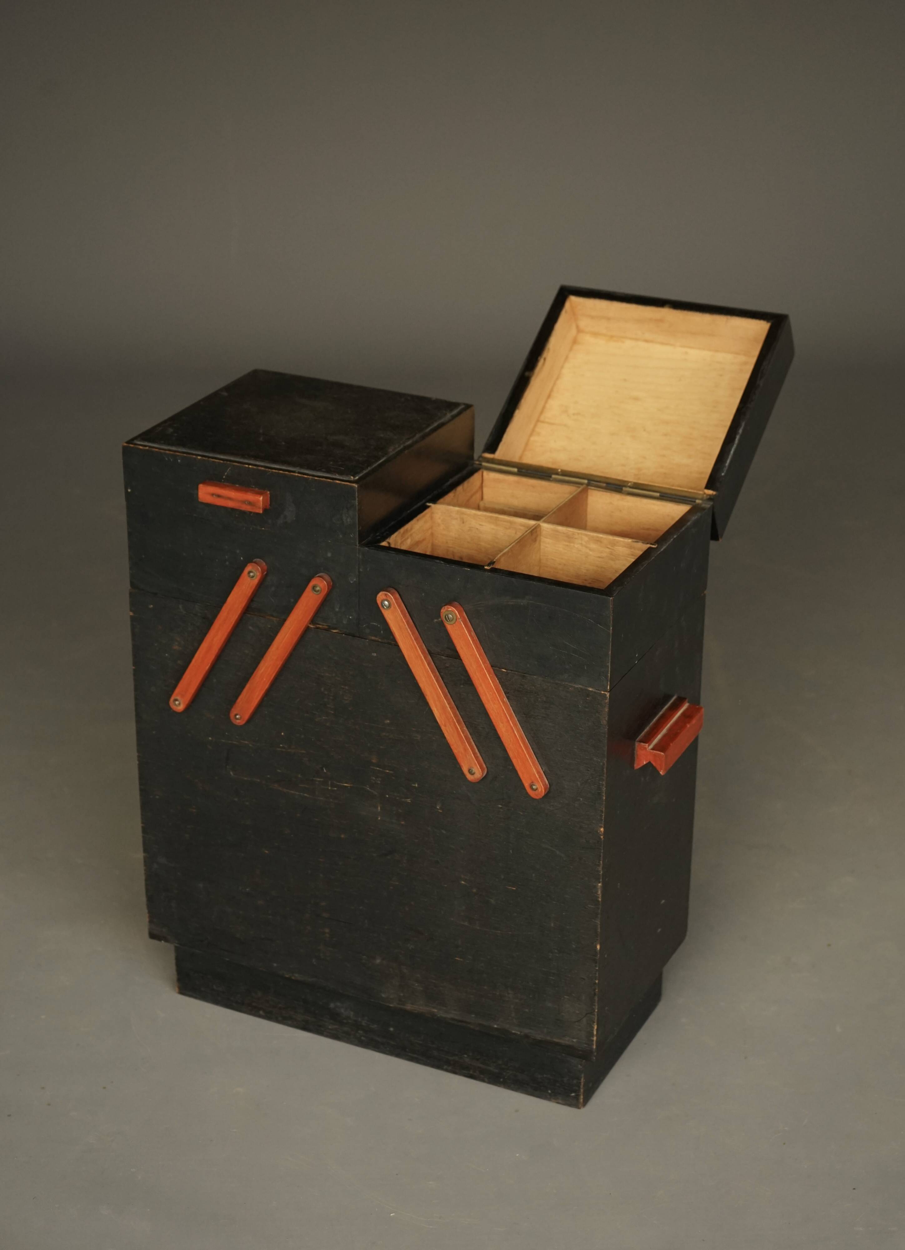 Dutch modernist sewing cabinet. 1930s.