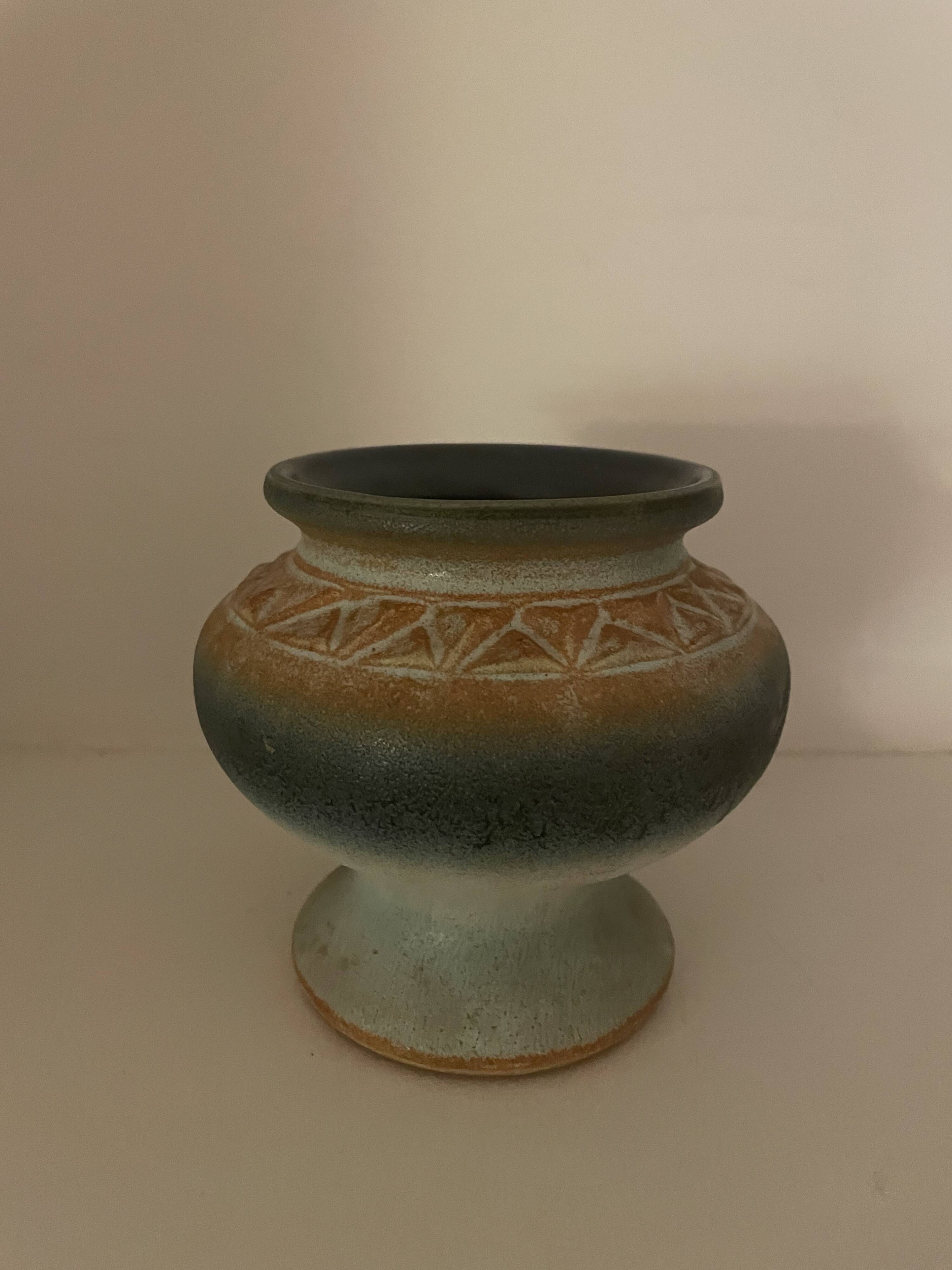 Set of 12 decorative items