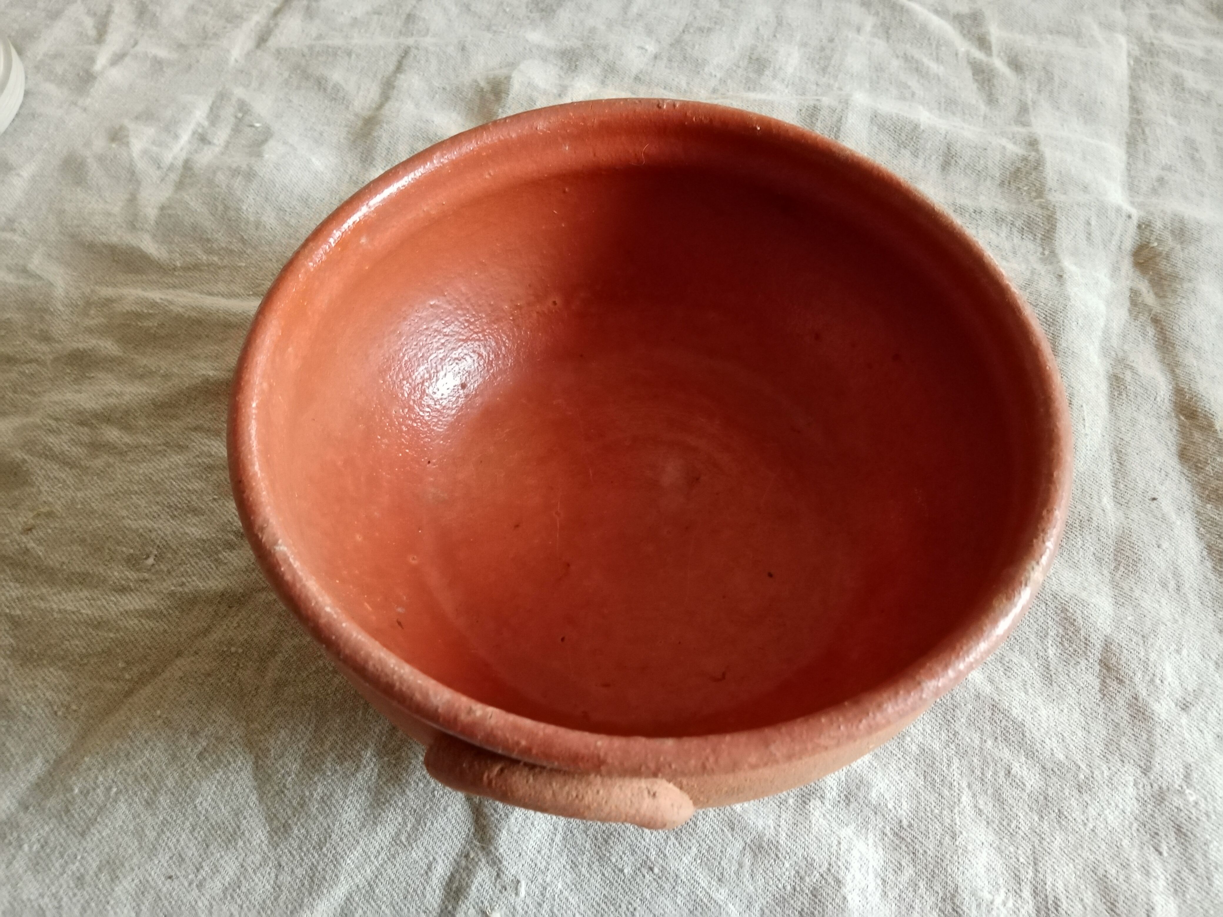 Round terracotta dish