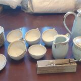 Service à café "vintage" en porcelaine.
