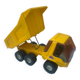 Dump truck