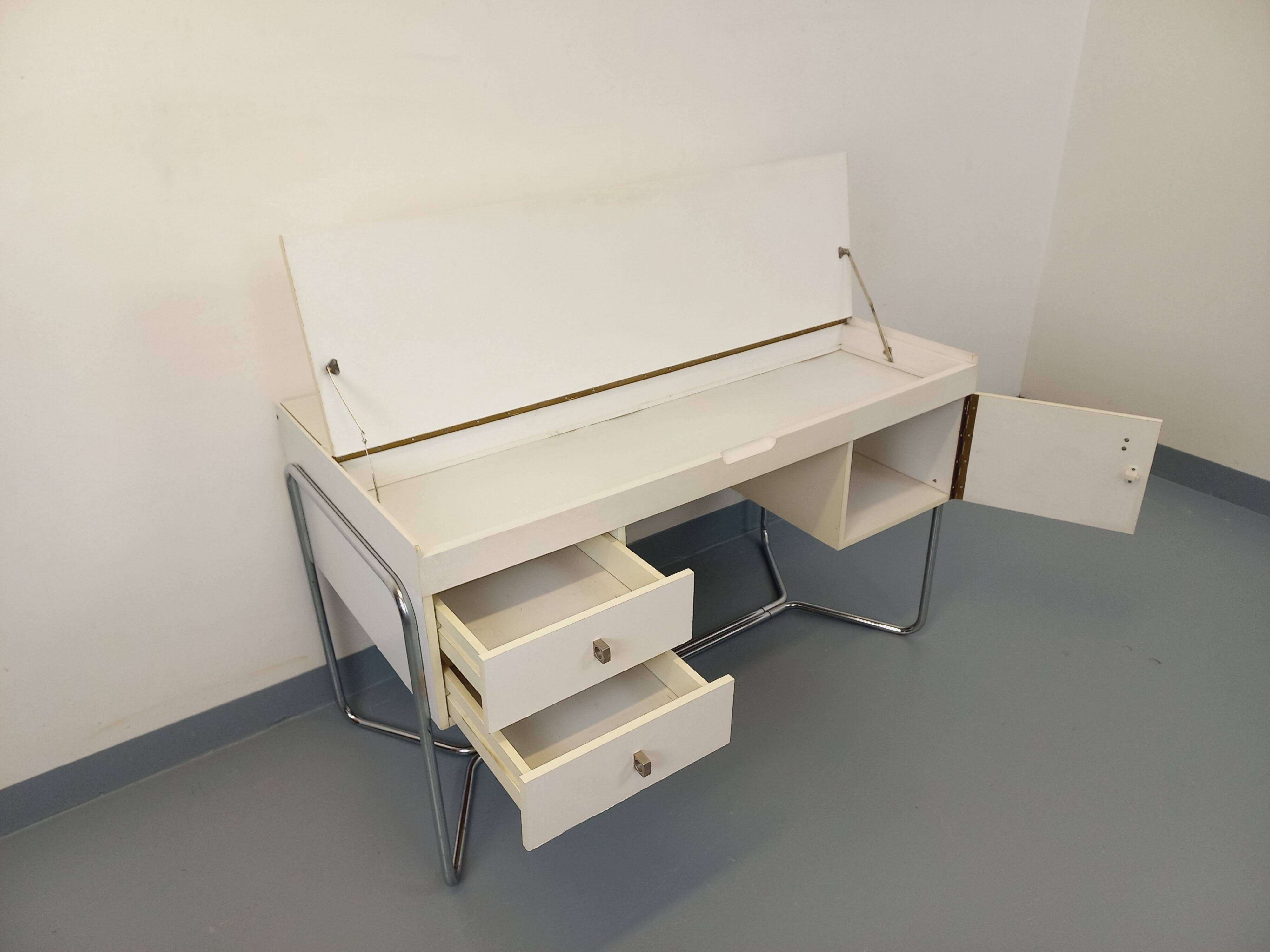 Vintage Bauhaus style desk in melamine and chrome metal from the 1970s.