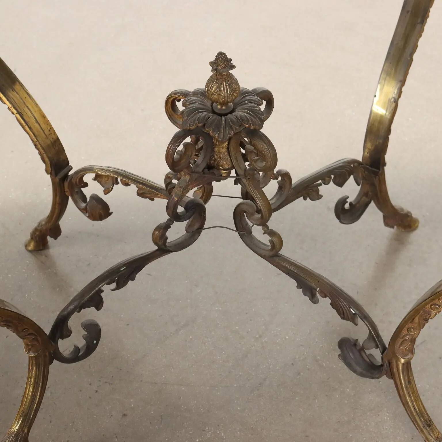 Table basse ancienne Middle Victorian en bronze et papier mâché, Angleterre, XIX Century