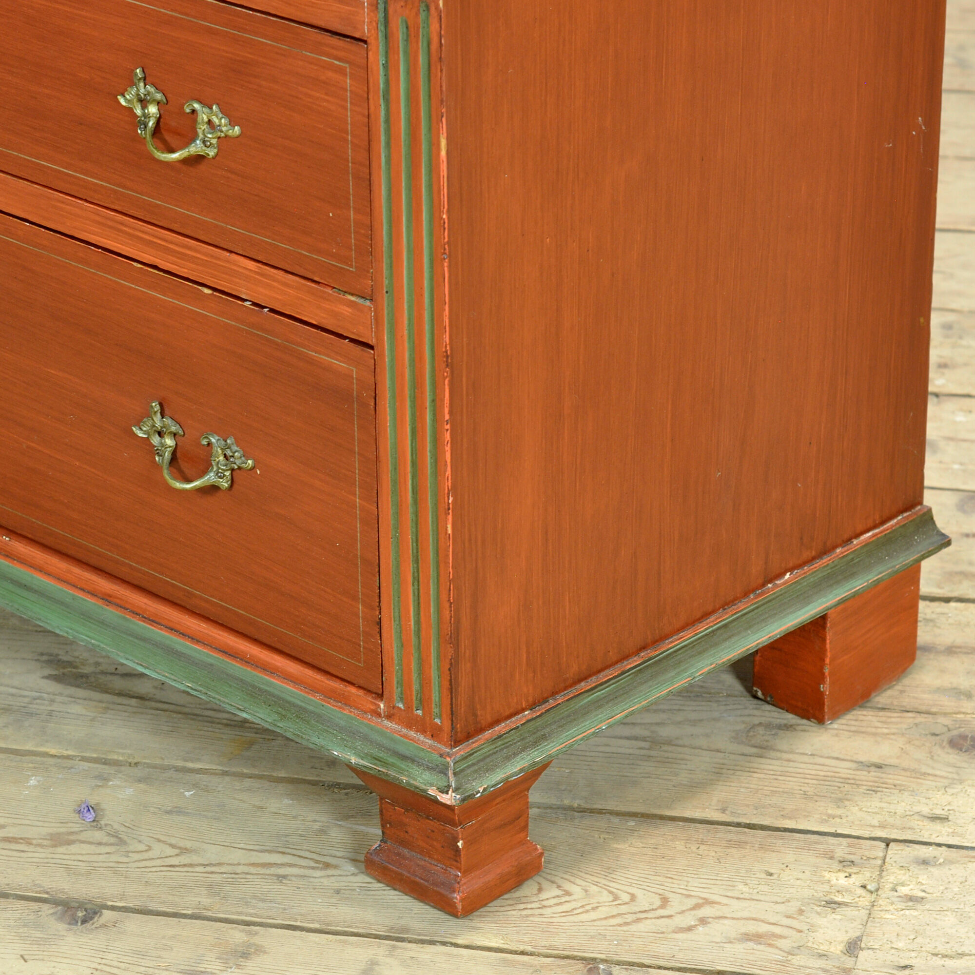 Pine chest of drawers, circa 1925