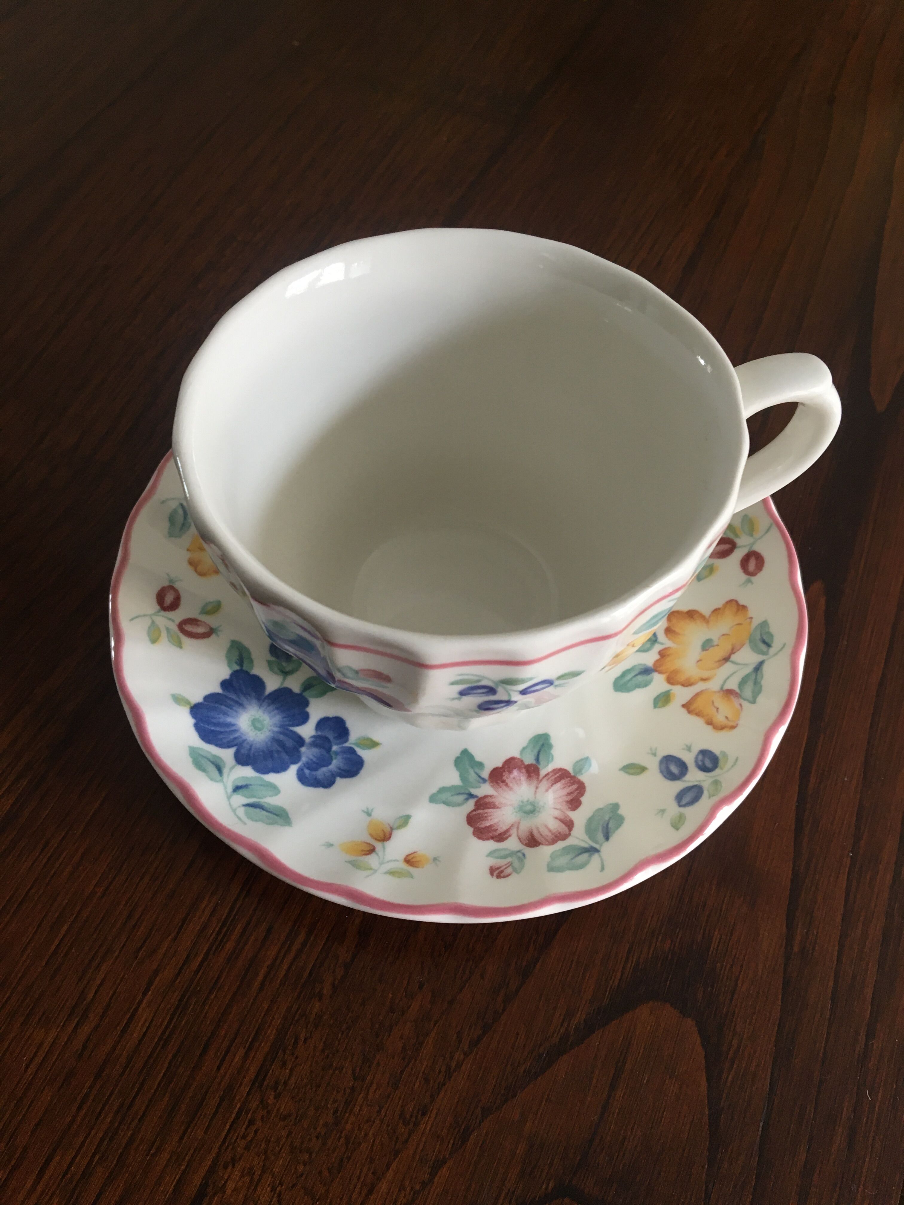 Tasse Churchill fleurie made in England