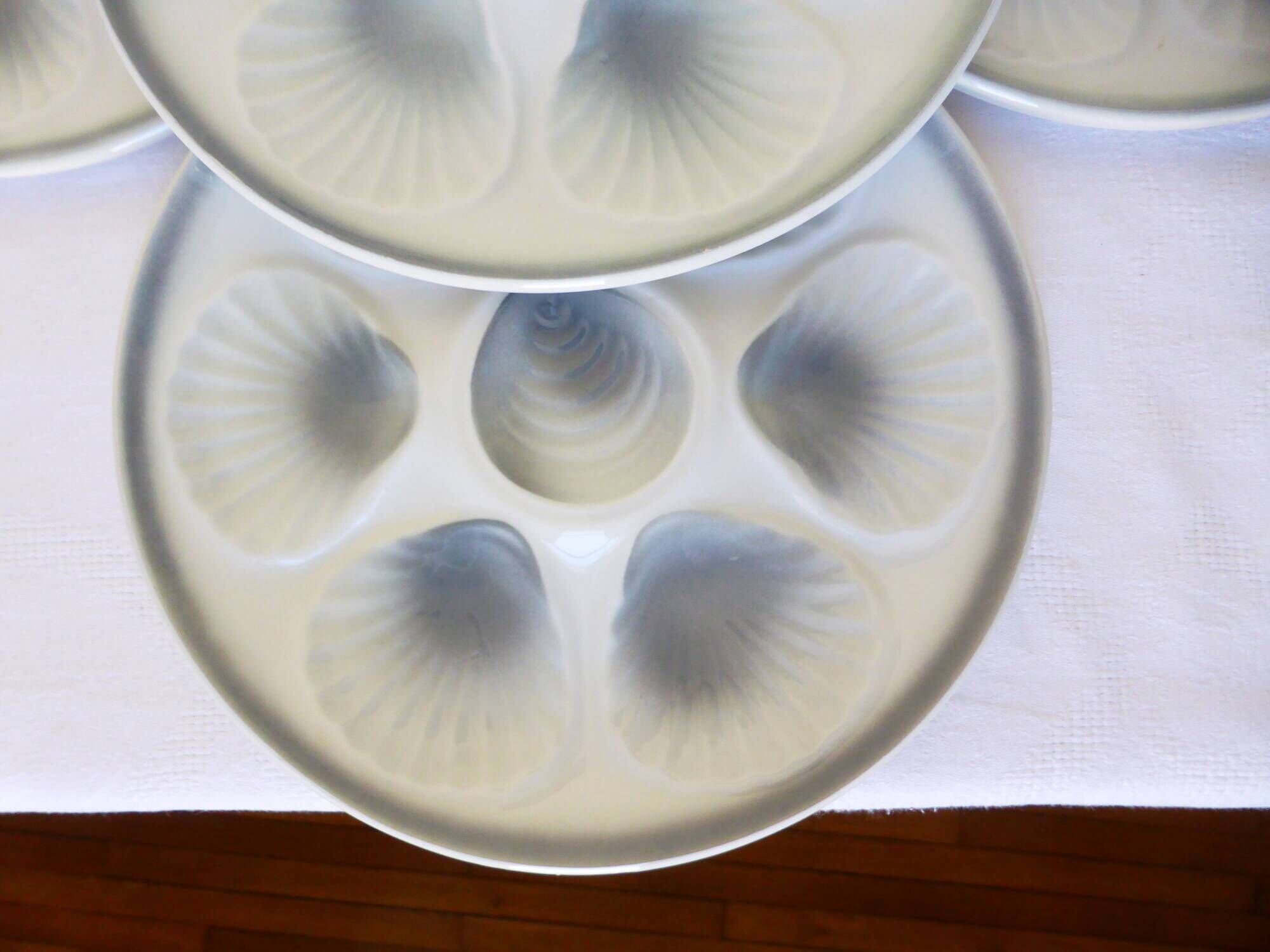 4 vintage Moulin des Loups porcelain oyster plates 2106172