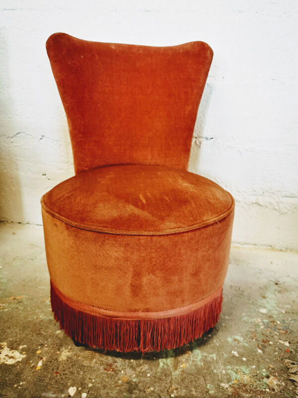 Pink fringed velvet heater